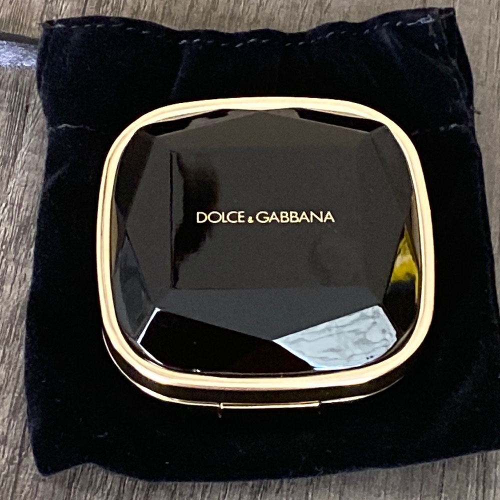 DOLCE & GABBANA 🖤💎Black sapphire mirror
